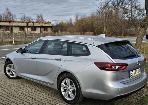 Opel Insignia cena 68990 przebieg: 107000, rok produkcji 2018 z Poręba małe 326